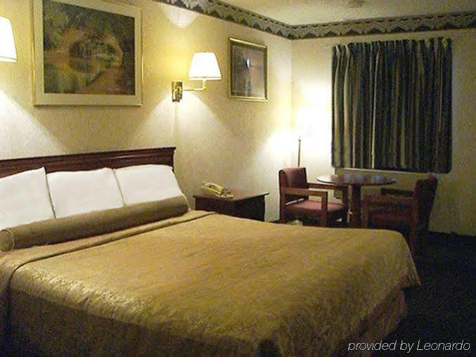 Red Carpet Inn Williamstown Δωμάτιο φωτογραφία